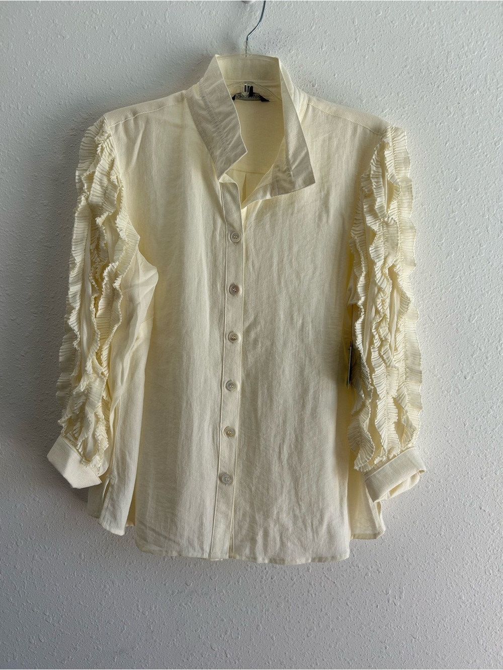 John Mark Ruffle Sleeve Top Blouse Women's Petite Size LP Wire Collar Button Up